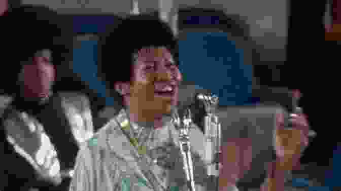 Aretha Franklin Performing Live At The New Temple Missionary Baptist Church During The Recording Of 'Amazing Grace 33 84' Aretha Franklin S Amazing Grace (33 1/3 84)